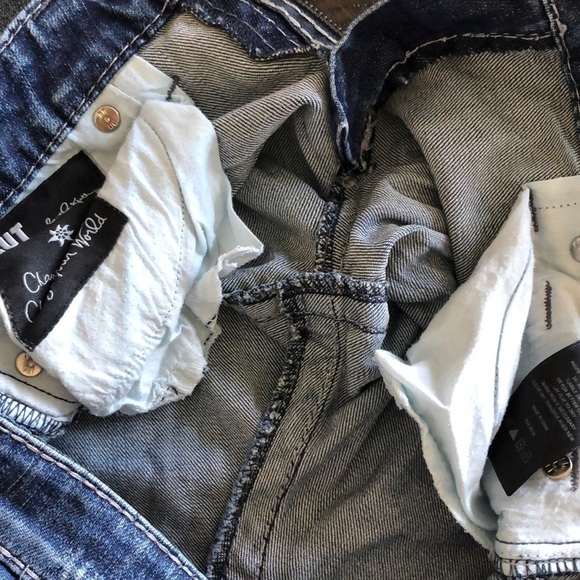 KUT From The Kloth “So Low” Distressed Blue Denim Size 4 Bermuda EUC Jean Short - Picture 16 of 16